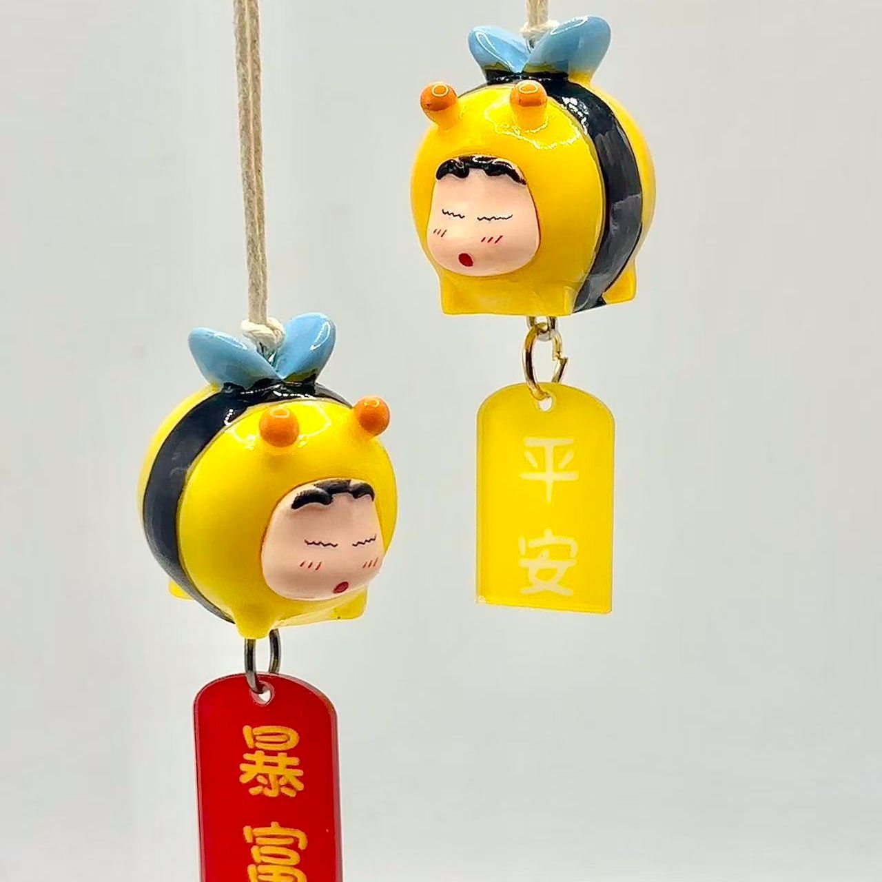 Car Accessories Decoration - Crayon Shin-chan Bee Cosplay Figure Car
